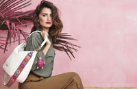 Penelope Cruz Longsleeve T-shirt #2700217