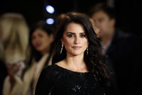 Penelope Cruz Longsleeve T-shirt #2874238