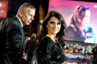 Penelope Cruz Longsleeve T-shirt #2874254