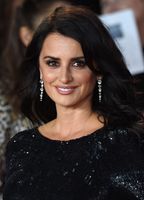 Penelope Cruz Longsleeve T-shirt #2874300
