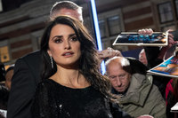 Penelope Cruz Longsleeve T-shirt #2874316