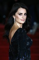 Penelope Cruz Longsleeve T-shirt #2874401