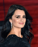 Penelope Cruz Longsleeve T-shirt #2874470