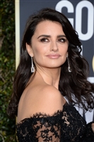 Penelope Cruz Longsleeve T-shirt #3024925