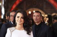 Penelope Cruz Longsleeve T-shirt #3127835