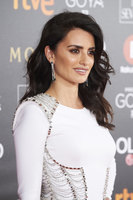 Penelope Cruz Sweatshirt #3128076