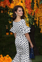 Penelope Cruz Longsleeve T-shirt #3280587