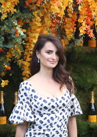 Penelope Cruz Sweatshirt #3280698