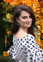 Penelope Cruz Longsleeve T-shirt #3280702