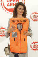 Penelope Cruz Sweatshirt #3304454