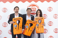 Penelope Cruz Sweatshirt #3304510
