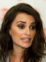 Penelope Cruz Longsleeve T-shirt #3304529