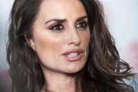 Penelope Cruz Sweatshirt #3304537