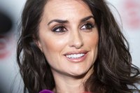 Penelope Cruz Sweatshirt #3304581