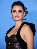 Penelope Cruz Longsleeve T-shirt #3749275