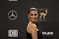 Penelope Cruz Longsleeve T-shirt #3749277