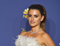 Penelope Cruz Longsleeve T-shirt #3749299
