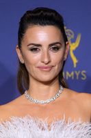 Penelope Cruz Sweatshirt #3749321