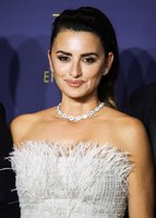 Penelope Cruz Longsleeve T-shirt #3749389