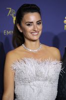 Penelope Cruz Sweatshirt #3749579
