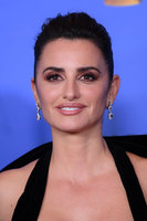 Penelope Cruz Longsleeve T-shirt #3749604