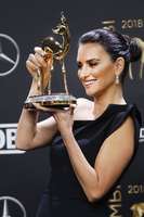 Penelope Cruz Longsleeve T-shirt #3772315