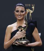 Penelope Cruz Sweatshirt #3772326