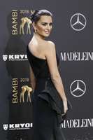 Penelope Cruz Sweatshirt #3772330