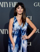 Penelope Cruz Sweatshirt #3772342
