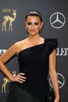 Penelope Cruz Sweatshirt #3772344
