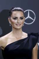Penelope Cruz Sweatshirt #3772346