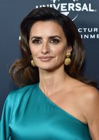 Penelope Cruz Longsleeve T-shirt #3807259