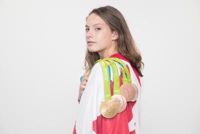 Penny Oleksiak stickers 2626325