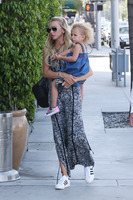 Petra Ecclestone tote bag #G961799