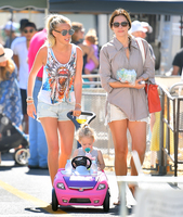 Petra Ecclestone tote bag #G961841