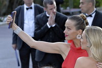 Petra Nemcova longsleeve t-shirt #3298581