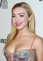 Peyton R. List longsleeve t-shirt #3739003