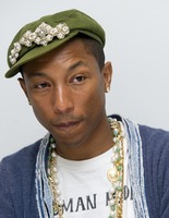 Pharell Williams Longsleeve T-shirt #2458438