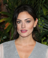 Phoebe Tonkin mug #G2555012