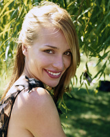Piper Perabo t-shirt #2090008
