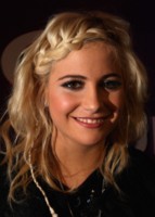 Pixie Lott Longsleeve T-shirt #1522987