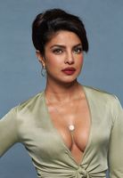 Priyanka Chopra Sweatshirt #2719285