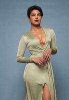 Priyanka Chopra Sweatshirt #2719323