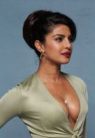 Priyanka Chopra Sweatshirt #2719331