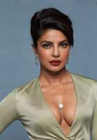 Priyanka Chopra Sweatshirt #2719335