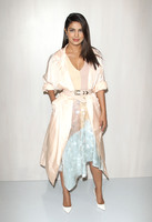 Priyanka Chopra Sweatshirt #2848959