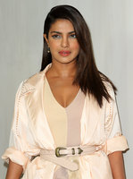 Priyanka Chopra Sweatshirt #2849023