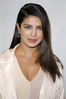 Priyanka Chopra Longsleeve T-shirt #2849158