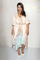 Priyanka Chopra Sweatshirt #2849199