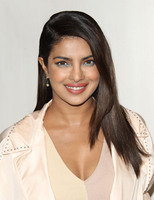 Priyanka Chopra Sweatshirt #2849217